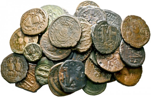  Varia & Lots   (D) Lot Byzanz (38). Lot mit 38 byzantinischen Bronzemünzen, ca....