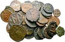  Varia & Lots   (D) Lot Byzanz (38). Lot mit 38 byzantinischen Bronzemünzen, ca. 6.-7. Jhdt., meist Folles, ein Exemplar mit blühender Korrosion, manc...