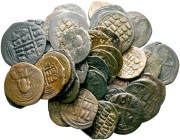  Varia & Lots   (D) Lot Byzanz (39). Lot mit 39 byzantinischen Bronzemünzen, meist 11. Jhdt., alle anonym, ein Exemplar mit blühender Korrosion, manch...