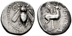  GRIECHISCHE MÜNZEN   IONIA   Ephesos   (D) Drachme (3,96g), Magistrat Metras, ca. 202-133 v. Chr. Av.: E-Φ, Biene. Rv.: MHTPAΣ, Hirsch n.r., im Hinte...