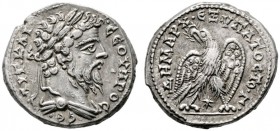 RÖMISCHE PROVINZIALPRÄGUNGEN   SYRIA   Laodikeia   Septimius Severus (193-211)   (D) Tetradrachme (13,43g), 208-209 n. Chr. Av.: Büste mit Lorbeerkra...