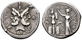  RÖMISCHE REPUBLIK   M. Furius Philus L.f.   (D) Denarius (3,82g), Roma, 119 v. Chr. Doppelkopf des Ianus / Roma mit Kranz und Szepter vor Tropaeum. C...