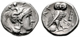  GRIECHISCHE MÜNZEN   CALABRIA   Taras   (D) Drachme (3,28g), ca. 302-280 v. Chr. Av.: Kopf der Athena mit attischem Helm n.r., auf dem Helmkessel Sky...