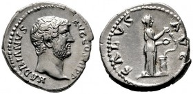  RÖMISCHE KAISERZEIT   Hadrianus (117-138)   (D) Denarius (3,34g), Roma, 134-138 n. Chr. Kopf / Salus mit Patera vor Altar mit Schlange. RIC 267, RSC ...