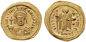  BYZANTINISCHE MÜNZEN   Iustinianus I. (527-565)   (D) Solidus (4,34g), Constantinopolis, 3. Offizin, 537-542 n. Chr. Büste mit Helm, Perlendiadem, Kü...