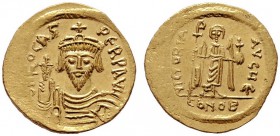  BYZANTINISCHE MÜNZEN   Phocas (602-610)   (D) Solidus (4,43g), Constantinopolis, 5. Offizin, 607-609 n. Chr. Büste mit Kreuzdiadem, Drapierung, Küras...