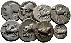  Varia & Lots   (D) Lot Griechen (8). Lot mit 8 Silbermünzen aus Korinth und Pflanzstädten, meist Statere, einige Exemplare mit stärkeren Korrosionssp...
