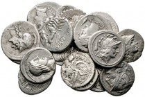  Varia & Lots   (D) Lot Römische Republik (18). Lot mit 17 Denarii und 1 Quinarius, darunter 2x T. Carisius (Crawford 464/2), einige Exemplare mit stä...