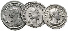  Varia & Lots   (D) Lot Römische Kaiserzeit (3). Kleines Lot mit 1 Denarius des Severus Alexander, 1 AR-Antoninianus der Herennia Etruscilla und 1 AE-...