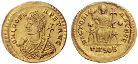 The Roman Empire   Leo I, 457 – 474  Solidus, Thessalonica 462 and or 466, AV 4.49 g. D N LEO PE – RPET AVG Pearl-diademed bust l., in consular robes,...
