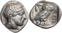 ATTIKA ATHEN
 AR-Tetradrachme um 440-420 v. Chr. Vs.: Kopf der Athena mit Helm und Lorbeer n. r., Rs.: Eule steht n. r., Kopf v. v., links Ölzweig ne...