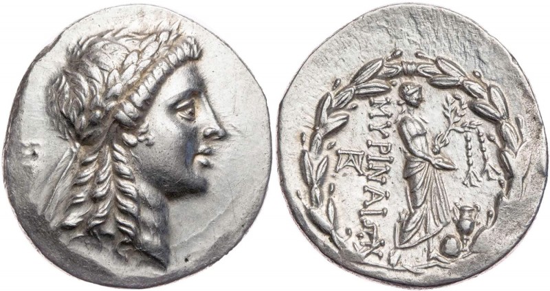 AIOLIS MYRINA
 AR-Tetradrachme 155-145 v. Chr. Vs.: Kopf des Apollon mit Lorbee...