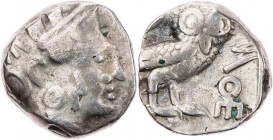 ARABIA SABÄER
 AR-Drachme um 250 v. Chr. Vs.: Kopf der Athena mit Helm und Lorbeer n. r., auf der Wange Wertzeichen (= 40), Rs.: Eule steht n. r., Ko...
