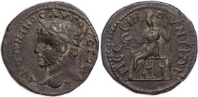 GALATIEN PESSINUS
Caracalla, 198-217 n. Chr. AE-Tetrassarion Vs.: Kopf mit Lorbeerkranz n. l., Rs.: Athena sitzt mit Szepter n. l. und füttert Ericht...