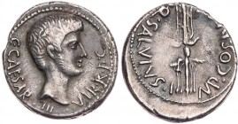 IMPERATORISCHE PRÄGUNGEN
Q. Salvius für Octavianus AR-Denar 40 v. Chr. mobile Feldmünzstätte in Italien Vs.: C·CAESAR · III VIR · R·P·C, Kopf n. r., ...