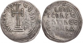 BYZANZ
Leo III. mit Constantinus V., 720-741. AR-Miliarision Constantinopolis Vs.: Stufenkreuz, Rs.: 5 Zeilen Schrift Sear 1512; DOC 22. 1.57 g. ss/s...