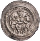 ALTENBURG REICHSMÜNZSTÄTTE
Heinrich VI., 1190-1197. Brakteat Kaiser thront mit Lilienstab und Doppelreichsapfel auf einem Bogen v. v., links im Feld ...