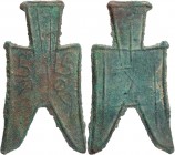 CHINA ZHOU-DYNASTIE, 1122-221 v. Chr.
Reich Zhao Spitzfuß-Spatengeld 350-250 v. Chr. Fu Yi Hartill 3.74 var. 6.35 g. R dunkelgrüne Patina, vz