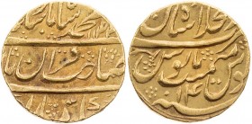 INDIEN MOGHUL-REICH
Mohammed Schah, 1719-1748 (1131-1161 AH). Gold-Mohur 1731/1732 (1144 AH), Jahr 14 Shahjahanabad Vs.: arabische Aufschrift mit Dat...