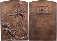 GEWERBE, HANDEL, INDUSTRIE WELTAUSSTELLUNGEN
Paris (1900) Bronzeplakette 1900 v. Stefan Schwartz Vs.: VIRIBVS UNITIS, Gratulantin verteilt Lorbeerzwe...