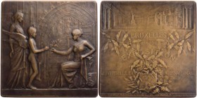 GEWERBE, HANDEL, INDUSTRIE WELTAUSSTELLUNGEN
Brüssel (1910) Bronzeplakette 1912 (!) v. Ovide Yencesse, bei Arthus Bertrand, Paris Vs.: Belgia sitzt v...