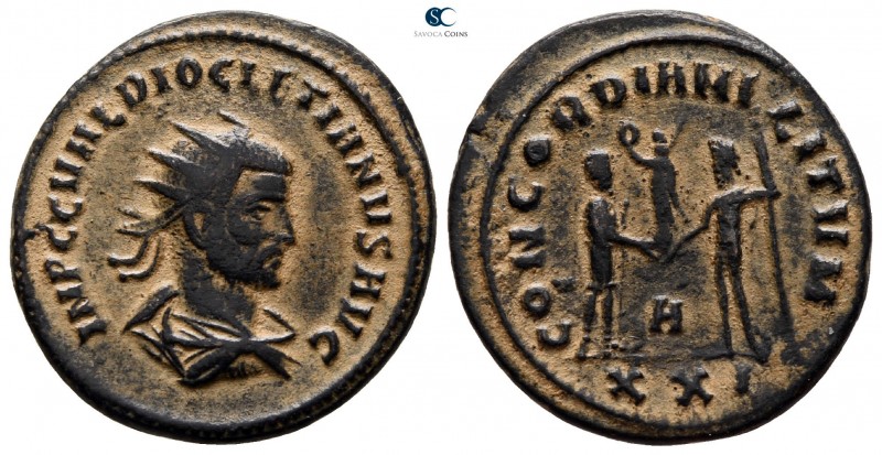 Diocletian AD 284-305. Heraclea
Antoninianus Æ silvered

21 mm., 4.37 g.

...