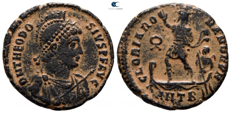 Theodosius I AD 379-395. Antioch
Follis Æ

21 mm., 4.48 g.



very fine