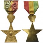ETIOPIA
Menelik II, 1889-1913.
Ordine della Stella di Etiopia. Medaglia da ufficiale. 
Æ dorato, gr. 29,22 mm 71,8x55
Stella a cinque punte con ba...