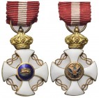 ROMA
Vittorio Emanuele III, 1900-1943.
Ordine della Corona d’Italia. Croce mignon da commendatore con bottone. In scatola originale Unione Militare ...