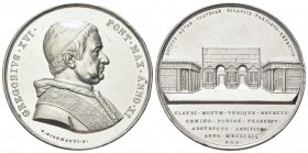 ROMA
Gregorio XVI (Bartolomeo Alberto Cappellari), 1831-1846.
Medaglia annuale 1841 a. XI opus G. Girometti.
Ag, gr. 32,57 mm 43,5
Dr. GREGORIVS X...