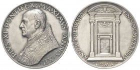 ROMA
Pio XI (Achille Ratti), 1922-1939.
Medaglia 1933 a. XII opus A. Mistruzzi.
Ag, gr. 37,04 mm 43,6
Dr. PIVS XI PONTIFEX MAXIMVS ANNO XII. Busto...