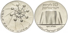 ISRAELE
Repubblica, dal 1949.
10 Lirot 1971, con stella.
Ag, gr. 26,08
Dr. Molecola dentro ruota dentata.
Rv. Reattore nucleare stilizzato con in...