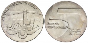 ISRAELE
Repubblica, dal 1949.
5 Lirot 1967.
Ag, gr. 25,01
Dr. Faro a picco sul mare (porto di Eilat).
Rv. Grande 5 con caratteri ebraici.
KM#48....