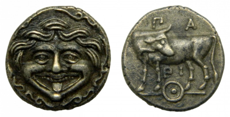 Misia - Parion (350-300 aC). Hemidracma. Gorgona y buey con la cabeza vuelta y e...