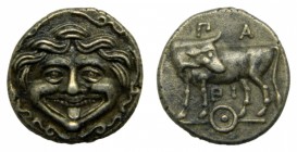 Misia - Parion (350-300 aC). Hemidracma. Gorgona y buey con la cabeza vuelta y escudo debajo. S 3919var. 2,4 g. Ar.
ebc+