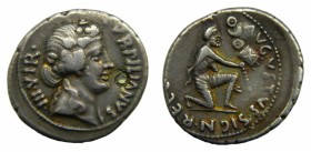 ROMA Imperio - Augusto (27 aC-14 dC) Denario. Monedero P. Petronio Turpiliano (18 aC). a/ TVRPILIANVS III VIR. r/ CAESAR AVGVSTVS SIGN RECE. (RSC 485;...