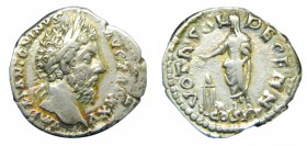 ROMA Imperio - Marco Aurelio (161-180 dC). Denario. a/ IMP M ANTONINVS AVG TR P XXV. r/ VOTA SOL DECENN - COS III. (RIC 248; Sear 4955). 3,3 g.
mbc