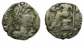 ROMA Imperio - Honorio (395-423 dC). Silicua. Ravenna. a/ [D N] HONOR[IVS P F AVG]. r/ [VRBS RO]MA - Roma sentada sobre coraza. (RIC 1317 - R5). Muy r...