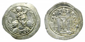 SASÁNIDAS - Yezdegard I (399-420 dC). Dracma. Kerman (Año 5 ? / 404-405 dC ?). Limpiada. 4,3 g. Rara. Brillo originial. Muy bonita.
sc