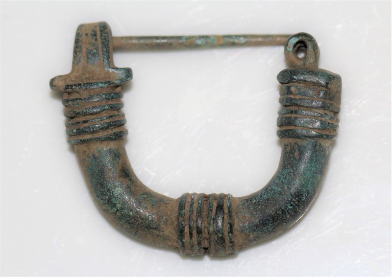 6th - 5th century BC. Bronze massive fibula. Intact, very fine. Provenance: Ex. ...