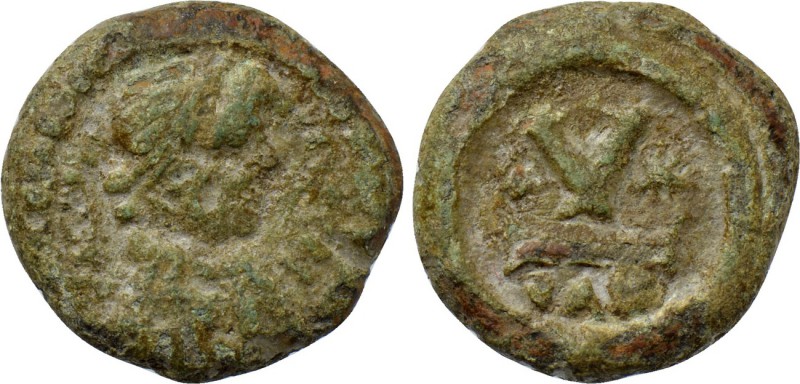 MAURICE TIBERIUS (582-602). Pentanummium. Catania. 

Obv: Diademed, draped and...