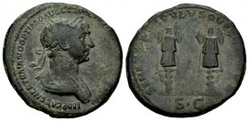 Trajano. As. 114-117 d.C. Roma. (Spink-no cita). (Ric-681). Rev.: SENAT(VS PO)PVLVSQVE ROMANVS, en exergo S C. Dos trofeos. Ae. 12,96 g. BC+. Est...60...