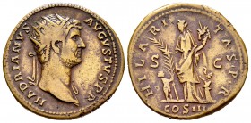 Adriano. Dupondio. 128 d.C. Roma. (Spink-3664). (Ric-974). Rev.: HILARITAS P R COS III S C. Hilaridad en pie con palma y cuerno de la abundancia, a su...