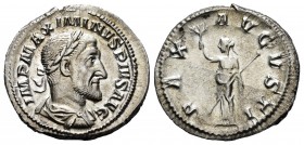 Maximino I. Denario. 235-236 d.C. Roma. (Spink-8310). (Ric-12). (Seaby-31). Rev.: PAX AVGVSTI. Pax en pie a izquierda con rama de olivo y cetro. Ag. 3...