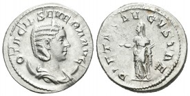 Otacilia Severa. Antoniniano. 247 d.C. Roma. (Spink-9158). (Ric-130). (Seaby-43). Rev.: PIETAS AVGVSTAE. La Piedad en pie a izquierda, alzando la dies...