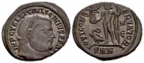 Licinio I. Follis. 311 d.C. Nicomedia. (Spink-15215). (Ric-69a). Rev.: IOVI CONSERVATORI, en exergo SMN. Júpiter en pie a izquierda con Victoria sobre...
