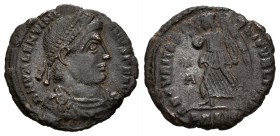 Valentiniano I. Centenional. 364-375 d.C. (C-37). Rev.: SECVRITAS REI PVBLICAE. Victoria a izquierda. Ae. 2,45 g. MBC. Est...15,00. English: Valentini...