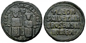 León VI. Follis. (886-912). (Sear-1730). (Ratto-1875-76). Anv.: Leon y Alexander en doble trono. Rev.: +LEON / SALEXAN / GROSBASIL / ROMEOH. Ae. 7,83 ...