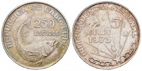 Cabo Verde. 250 escudos. 1975. (Km-13). Ag. 16,50 g. I Aniversario de la Independencia. SC. Est...20,00. English: Cape Verde. 250 escudos. 1975. (Km-1...