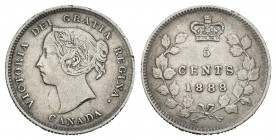 Canadá. Victoria. 5 cents. 1888. (Km-2). Ag. 1,15 g. MBC+. Est...25,00. English: Canada. Victoria Queen. 5 cents. 1888. (Km-2). Ag. 1,15 g. Choice VF....